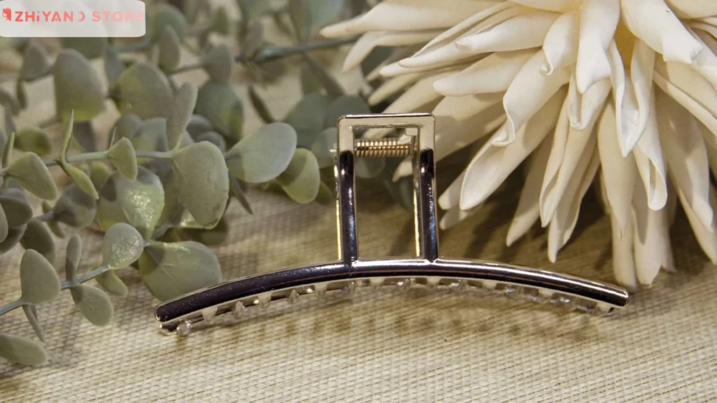 جدا نگه داشتن کلیپسهای فلزی و پلاستیکی