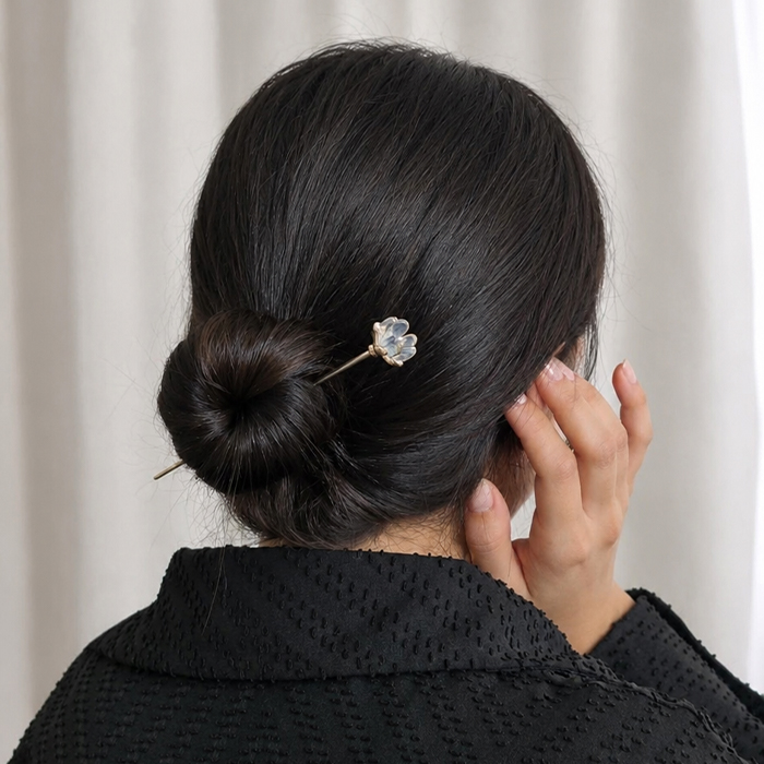 Blue crystal flower kanzashi کانزاشی گل کریستال آبی - Image 1
